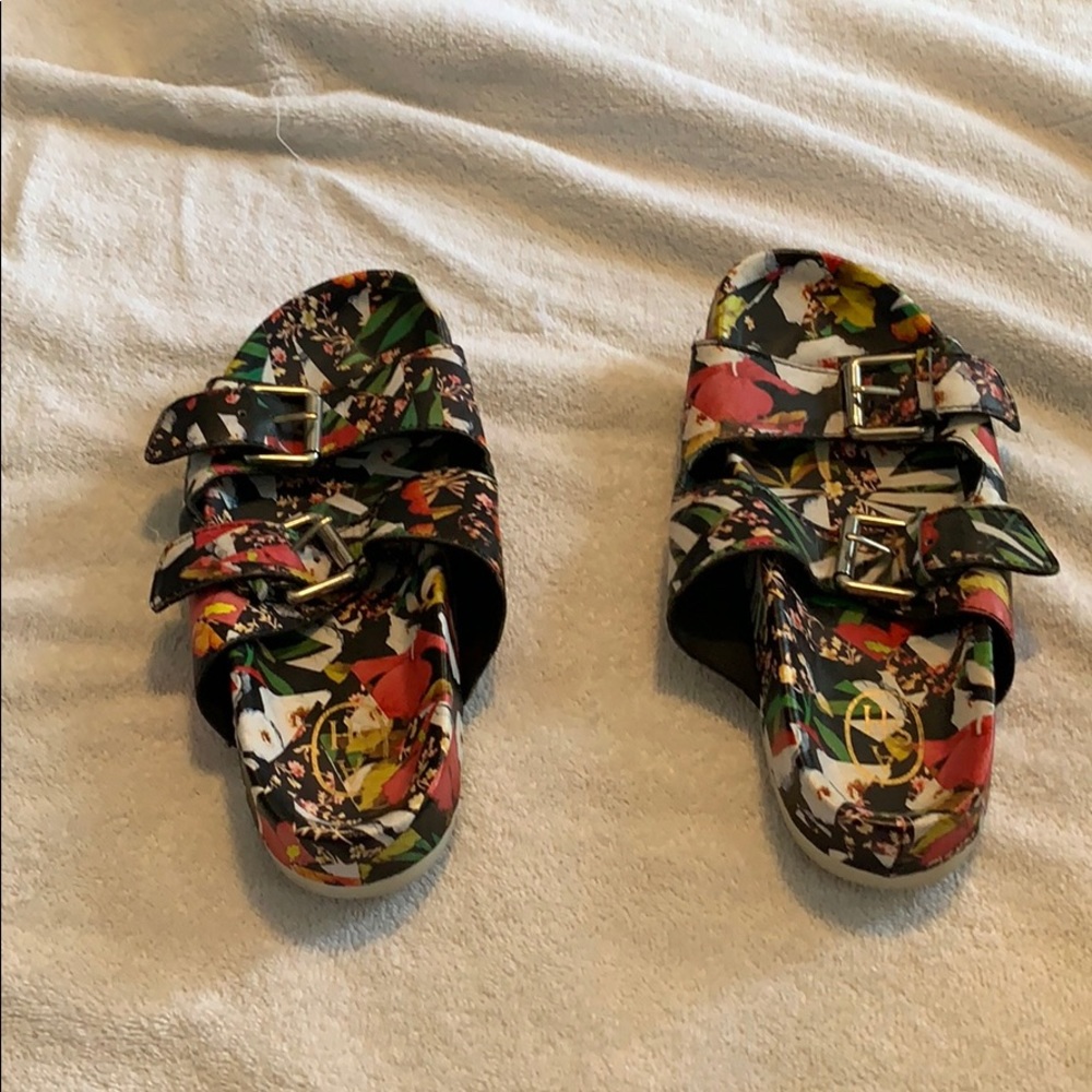 Flower shoes
